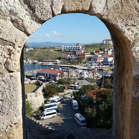 Bozcaada Lara Butik 3*