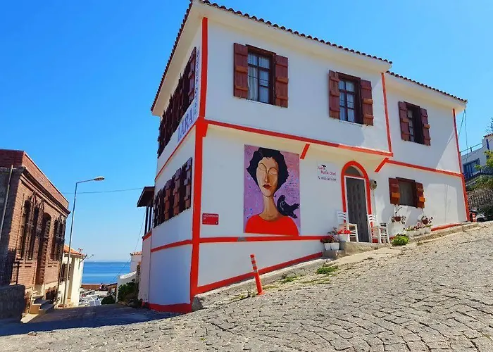 Bozcaada Lara Butik 3*